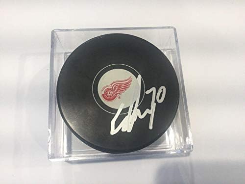 Christoffer Ehn potpisao autographed Detroit Red Wings Hockey Puck a-Autographed NHL Pucks